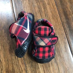 Nike baby crib shoes 2C